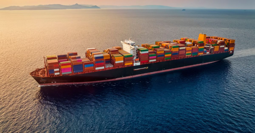 Chi phí vận chuyển hàng Mỹ về Việt Nam: Air hay Sea tiết kiệm hơn?